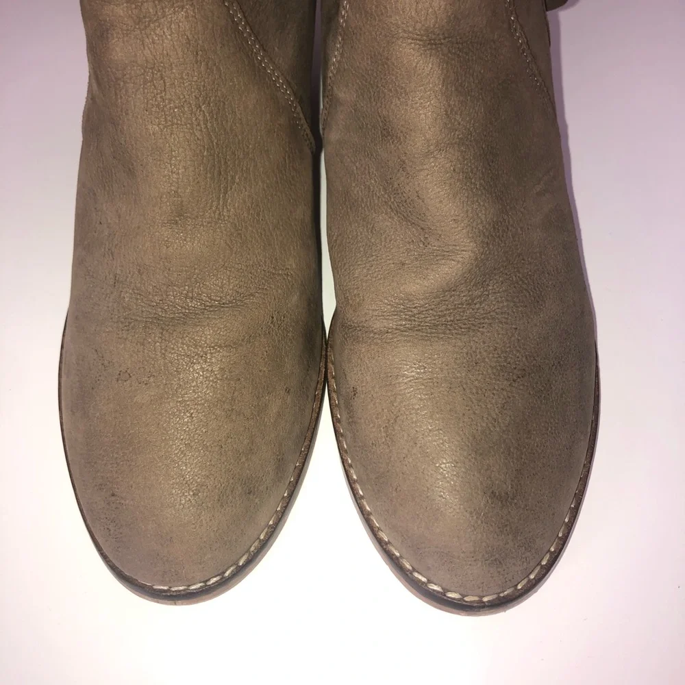 Urban Outfitters Taupe Leather Ankle Heel‎ Bootie 7.5